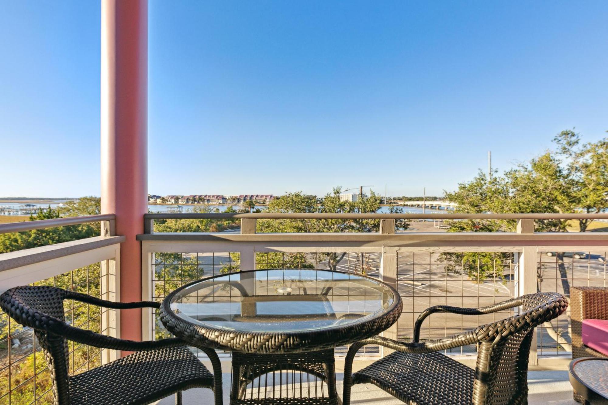 Hotel Folly With Marsh And Sunset Views Folly Beach Exterior photo